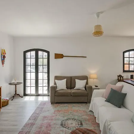 Feels Like Sunny House With Terrace Casa vacanze