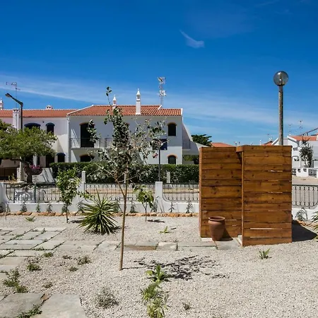 Feels Like Sunny House With Terrace Casa vacanze *