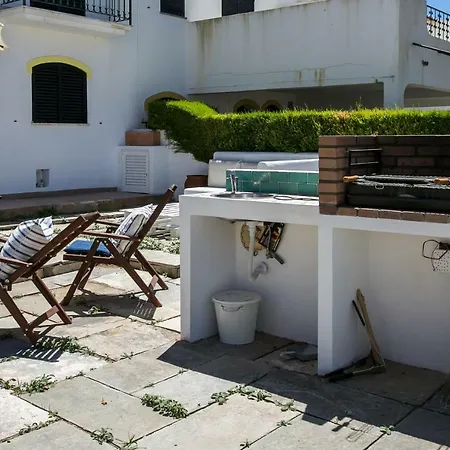 Feels Like Sunny House With Terrace Dom wakacyjny